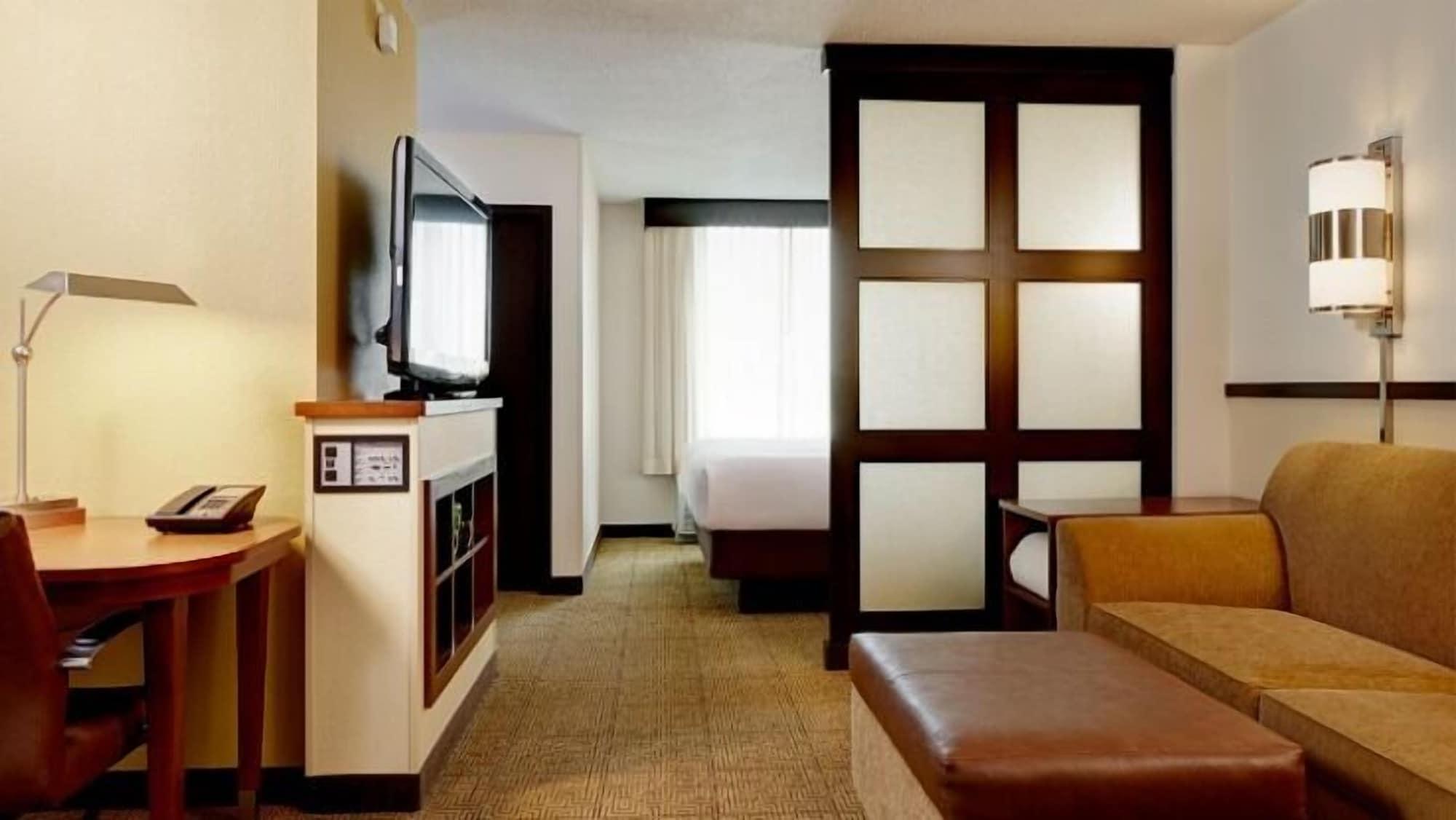 Hyatt Place Hotel 4*